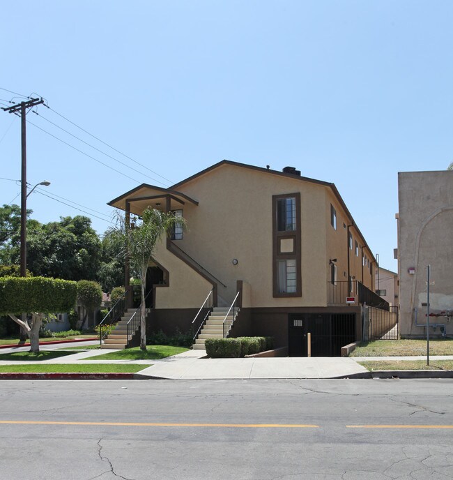 1712 Elliott Dr in Burbank, CA - Building Photo - Building Photo