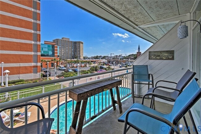 4005 Atlantic Ave in Virginia Beach, VA - Building Photo - Building Photo