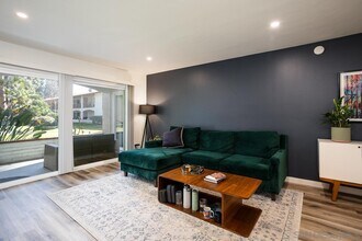 6059 Rancho Mission Rd in San Diego, CA - Building Photo - Building Photo