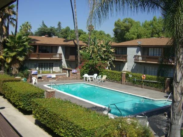 Woodside Village Apartments in San Bernardino, CA - Building Photo