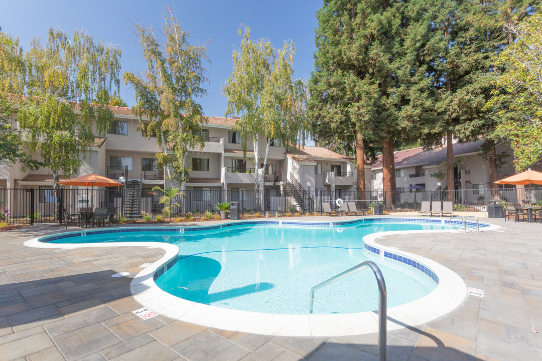 Willowbend Apartments in Sunnyvale, CA - Building Photo