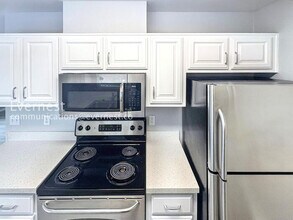 12 Lakeshore Ct in Richmond, CA - Building Photo - Building Photo