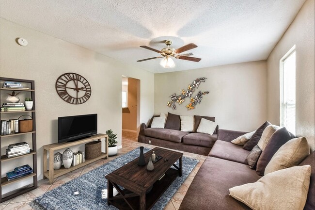 1885 E Lucas Dr in Beaumont, TX - Building Photo - Building Photo