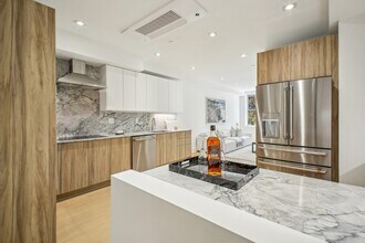 230 Bay St in Jersey City, NJ - Building Photo - Building Photo