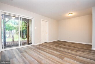 14201 Hunters Run Way in Gainesville, VA - Building Photo - Building Photo