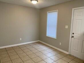 2000 N Royal St in Jackson, TN - Building Photo - Building Photo