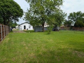 908 Tennessee St in Graham, TX - Building Photo - Building Photo