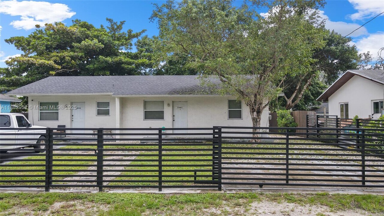 7981 NW 12th Pl in Miami, FL - Building Photo