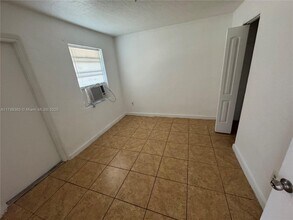 1306 NW 61st St in Miami, FL - Building Photo - Building Photo
