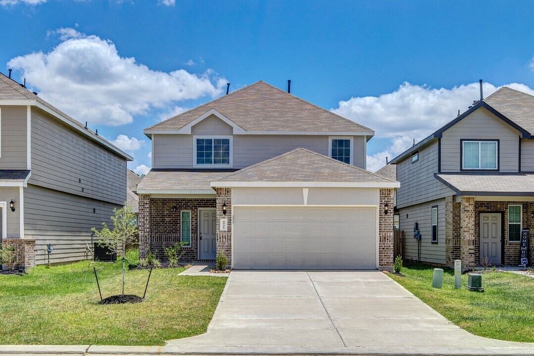 4906 Yello Ginko Trl in Spring, TX - Building Photo