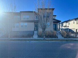 16018 E 47th Dr in Denver, CO - Building Photo
