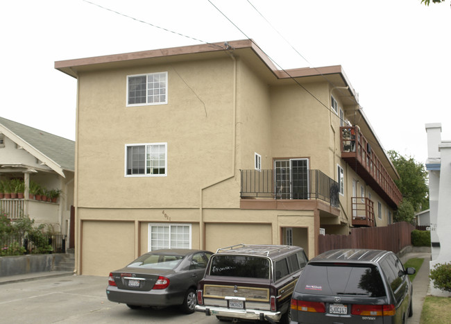 4011 Ardley Ave in Oakland, CA - Building Photo - Building Photo