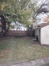 2215 Hood Ave in Cleveland, OH - Foto de edificio - Building Photo