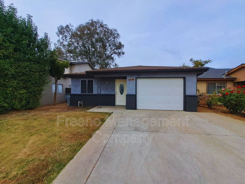 4248 W Princeton Ave in Fresno, CA - Building Photo