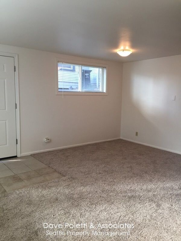 4325 Whitman Pl N in Seattle, WA - Building Photo - Building Photo