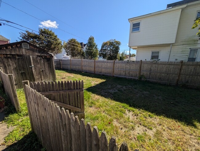 897 Union St, Unit 1 in Manchester, NH - Building Photo - Building Photo
