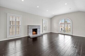 7930 W 4th St, Unit 7930 in Los Angeles, CA - Foto de edificio - Building Photo