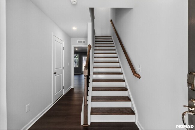 516 Light Oak Wy in Apex, NC - Building Photo - Building Photo