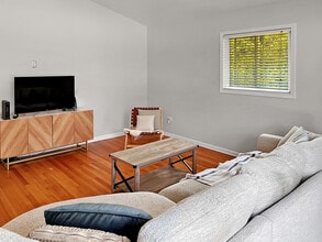 5639 Main St in Downers Grove, IL - Foto de edificio - Building Photo