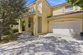 4808 SW 157th Way in Miramar, FL - Building Photo - Building Photo