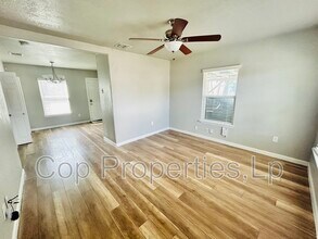 614 El Monte Blvd in San Antonio, TX - Building Photo - Building Photo