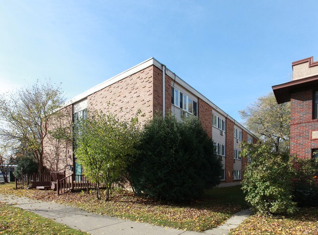 3554 Emerson Ave S in Minneapolis, MN - Building Photo - Building Photo