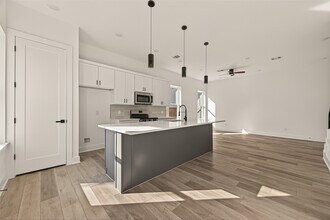 2475 Carmel St in Houston, TX - Building Photo - Building Photo