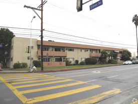 Continental Apartments in North Hollywood, CA - Foto de edificio - Building Photo