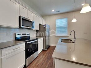 121 Anthurium Drive in Summerville, SC - Building Photo - Building Photo