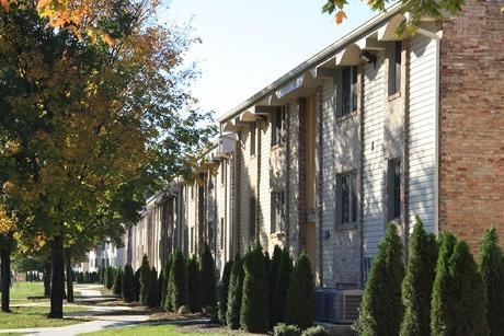 Clearview Manor in Vinton, VA - Building Photo