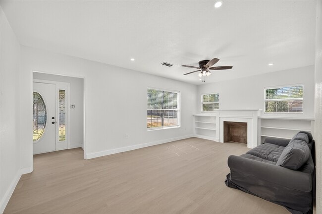 501 Live Oak St in Pasadena, TX - Building Photo - Building Photo