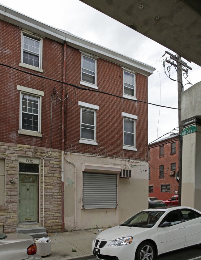 1072 N Front St in Philadelphia, PA - Foto de edificio - Building Photo