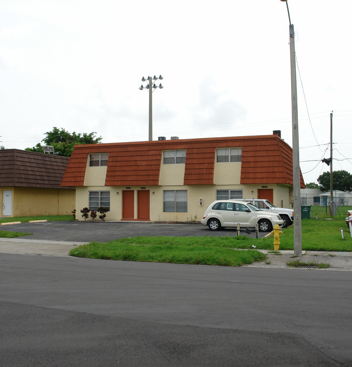 1980 NW 58th Ter in Fort Lauderdale, FL - Building Photo