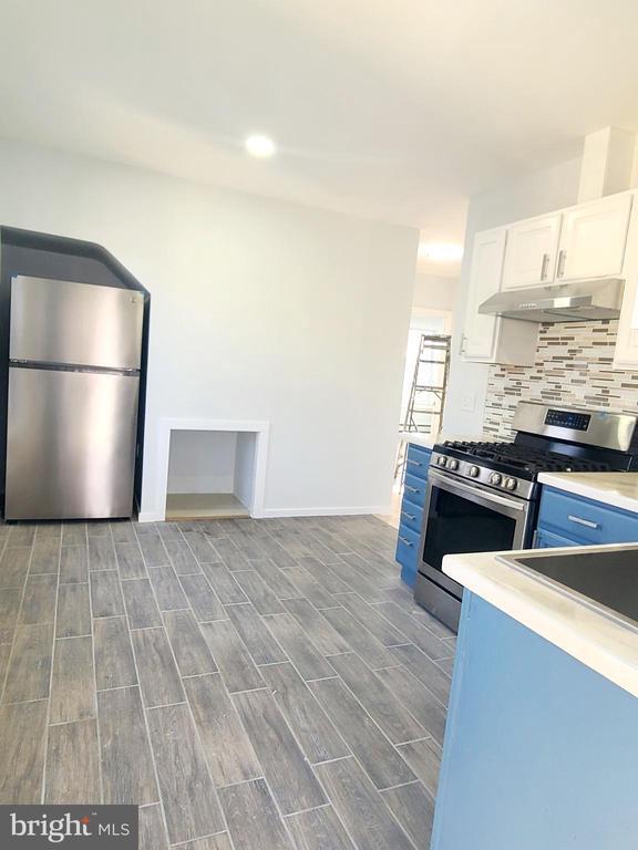 property at 73 Oak Ln