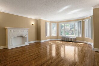 8235 S Indiana Ave in Chicago, IL - Building Photo - Building Photo