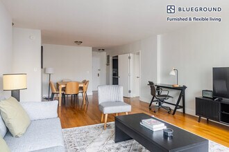 360 E 65th St in New York, NY - Building Photo - Building Photo