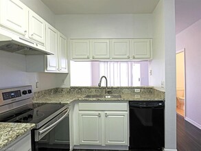 10036 Poppy Hill Dr in Ft. Myers, FL - Building Photo - Building Photo