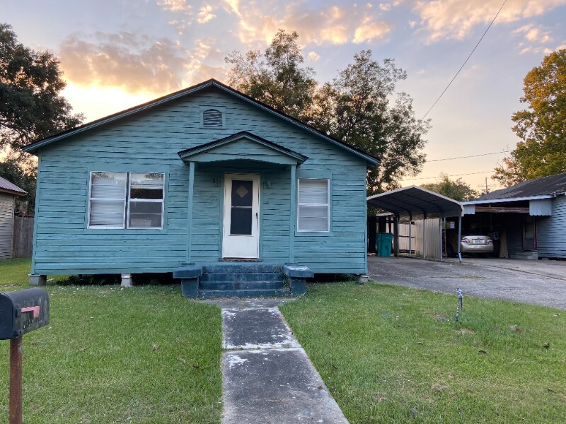 1120 S Railroad Ave in Opelousas, LA - Foto de edificio