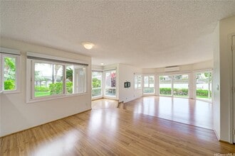 7007 Hawaii Kai Dr in Honolulu, HI - Foto de edificio - Building Photo