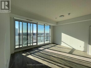 36 Forest Manor Rd in Toronto, ON - Building Photo - Building Photo