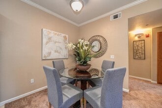 10001 Woodcreek Oaks Blvd in Roseville, CA - Building Photo - Building Photo