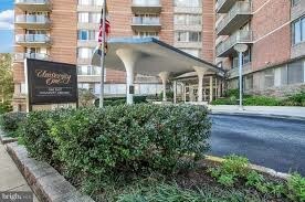 1 E University Pkwy, Unit 901 in Baltimore, MD - Building Photo