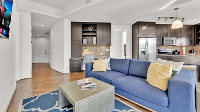 101 Bowen St, Unit SI ID1297761P in Dallas, TX - Building Photo - Building Photo