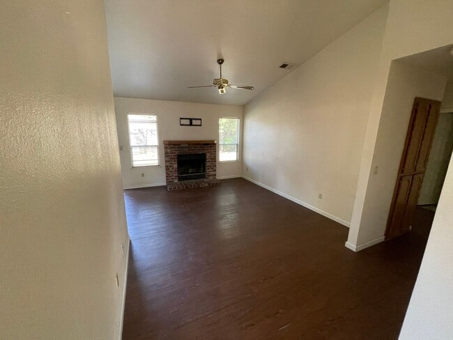 604 Hovey Way in Roseville, CA - Building Photo - Building Photo