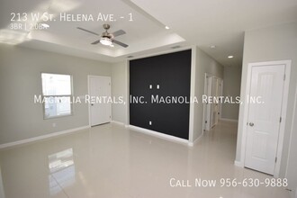 213 W St Helena Ave, Unit 1 in Edinburg, TX - Building Photo - Building Photo