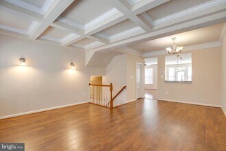 4527 English Holly Dr in Fairfax, VA - Building Photo - Building Photo