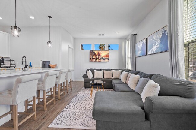 3757 E Van Buren St in Phoenix, AZ - Building Photo - Building Photo