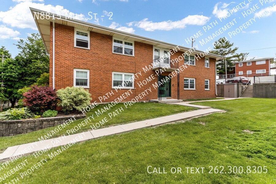W164N8815 Mill St in Menomonee Falls, WI - Building Photo