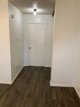 10500 Lake June Rd in Dallas, TX - Building Photo - Building Photo