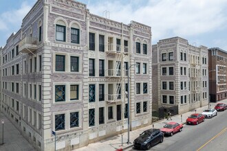 2121 James M Wood Blvd in Los Angeles, CA - Building Photo - Building Photo
